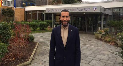 صورة.. تريكة يزور جامعة كولن